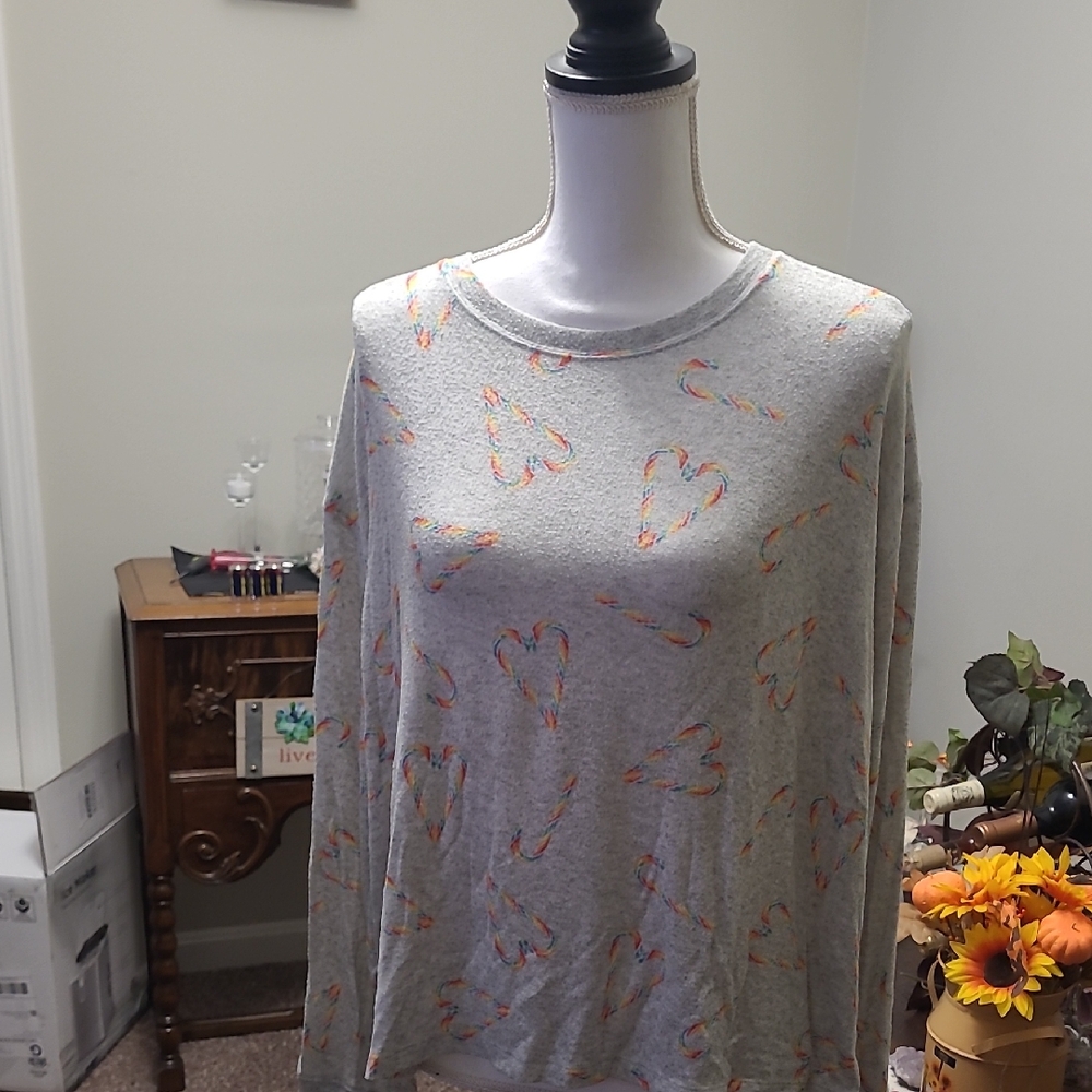 PINK Victoria's Secret Gray Heart Pajama Top